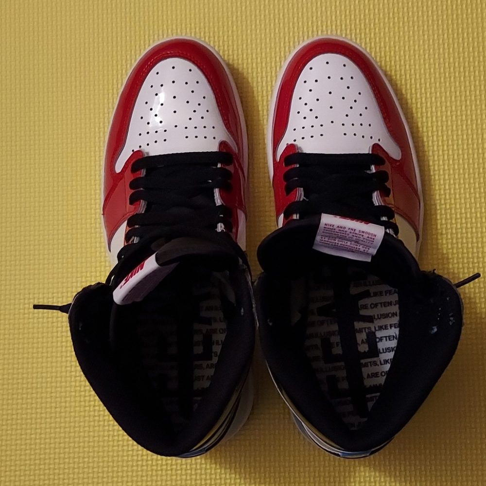 Jordan 1 Fearless - Picture 4 of 6